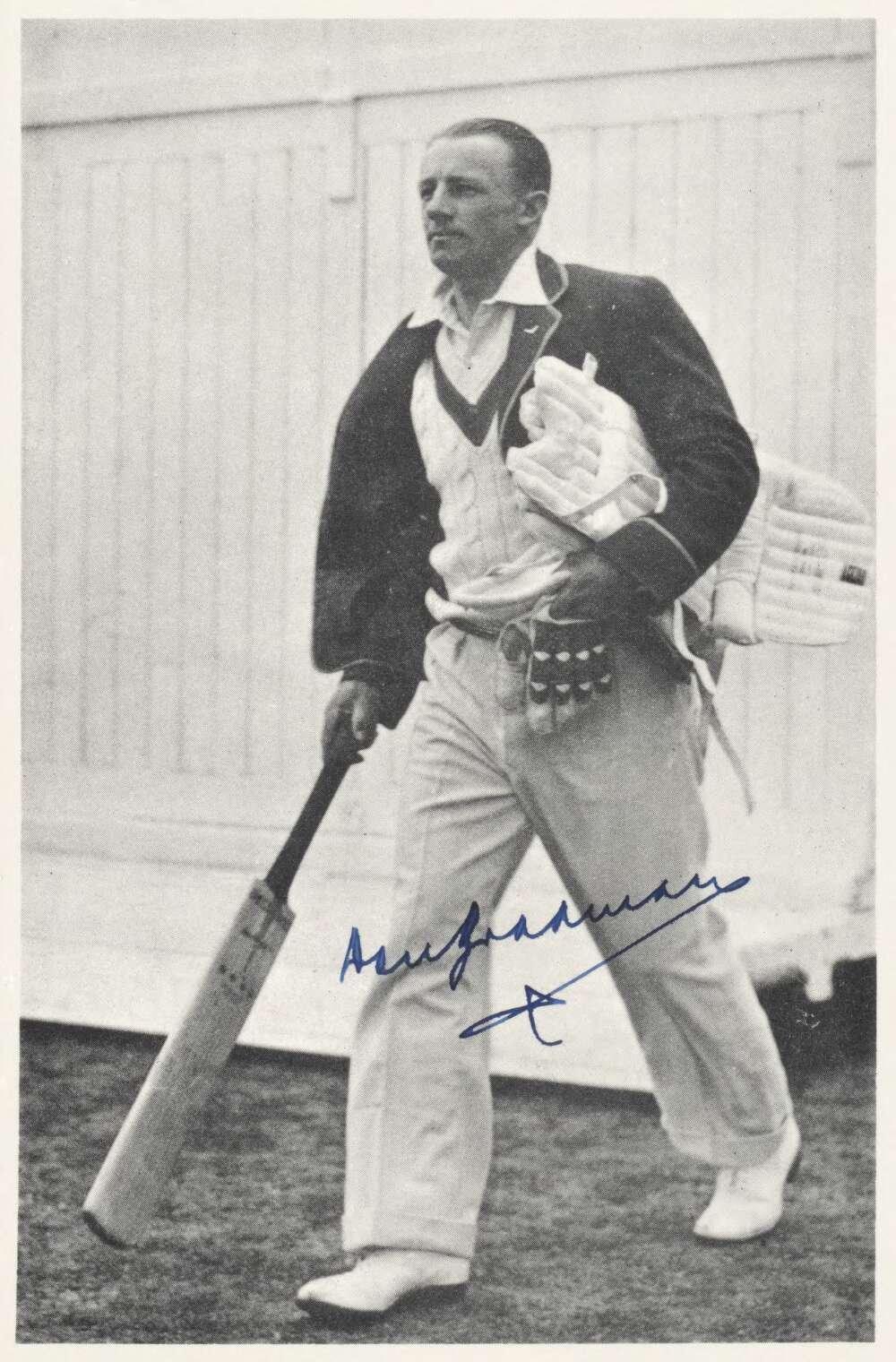 Donald Bradman walking on feild